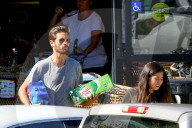 EXKLUSIV: Scott Disick geht mit einer Freundin im "Pavilions Market" in Malibu einkaufen