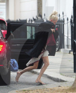 EXKLUSIV: Poppy Delevingnes Walk Of Shame nach einer langen Nacht in London