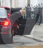 EXKLUSIV: Poppy Delevingnes Walk Of Shame nach einer langen Nacht in London