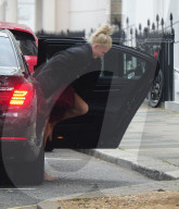 EXKLUSIV: Poppy Delevingnes Walk Of Shame nach einer langen Nacht in London
