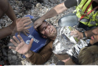 NEWS: Flüchtlingskrise: Menschen landen auf Lesbos
