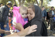 NEWS: Flüchtlingskrise: Menschen landen auf Lesbos