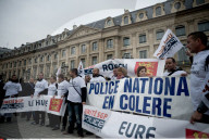 NEWS: Paris: Polizei demonstriert für bessere Arbeitsbedingungen