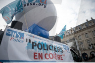 NEWS: Paris: Polizei demonstriert für bessere Arbeitsbedingungen