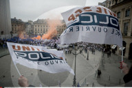 NEWS: Paris: Polizei demonstriert für bessere Arbeitsbedingungen
