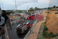 NEWS: Johannesburg: Fussgängerbrücke stürzt auf Autobahn
