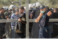 NEWS: Die ersten Flüchtlings sogenannten "Hotspots" auf der Insel Lesbos geöffnet