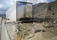 NEWS: Schlammlawinen auf dem kalifornischen Highway