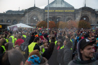NEWS: Dresden: Ein Jahr Pegida - Pro und Contra Demos