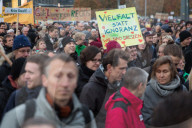NEWS: Dresden: Ein Jahr Pegida - Pro und Contra Demos