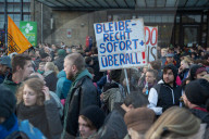NEWS: Dresden: Ein Jahr Pegida - Pro und Contra Demos