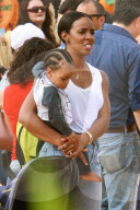 PEOPLE: Kelly Rowland besucht mit Klein Titan den Pumpkin Patch