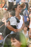 PEOPLE: Kelly Rowland besucht mit Klein Titan den Pumpkin Patch