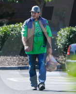 PEOPLE: Ghetto-Look - Chris Pratt bummelt in Los Angeles