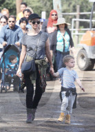 PEOPLE: January Jones verbringt Quality-Time mit dem Nachwuchs
