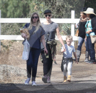 PEOPLE: January Jones verbringt Quality-Time mit dem Nachwuchs