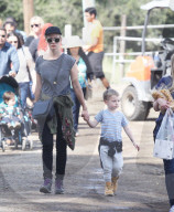 PEOPLE: January Jones verbringt Quality-Time mit dem Nachwuchs