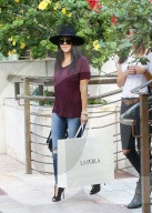 PEOPLE: Kourtney Kardashian shoppt bei LaPerla