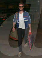 PEOPLE: Cool - Liam Hemsworth landet in Los Angeles
