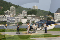 PEOPLE: Matthew Bellamy und Elle Evans landen in Rio