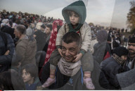 NEWS: Tausende von Flüchtlinge kommen über die slowenische Grenze in Brezice