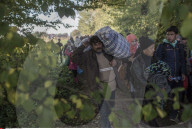 NEWS: Tausende von Flüchtlinge kommen über die slowenische Grenze in Brezice