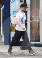 PEOPLE: Ryan Philippe in Vancouver unterwegs