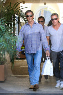 PEOPLE: Silvester Stallone bummelt in Beverly Hills