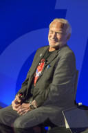 NEWS: Astronaut Buzz Aldrin signiert sein Buch "Mars"