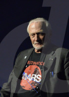 NEWS: Astronaut Buzz Aldrin signiert sein Buch "Mars"