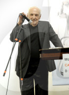 NEWS: Architekt Frank Gehry mit "Henry Award" geehrt