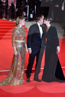PEOPLE: James Bond Premiere - Promis auf dem Roten Teppich