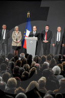 NEWS: Busunglück Frankreich: Trauerzermonie mit François Hollande