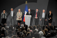 NEWS: Busunglück Frankreich: Trauerzermonie mit François Hollande
