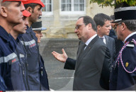NEWS: Busunglück Frankreich: Trauerzermonie mit François Hollande