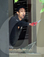 NEWS: Psychisch gestörter Mann hält Polizei von Melbourne auf Trab