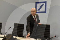 NEWS: Deutsche Bank streicht 9000 Arbeitsplätze