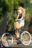 PEOPLE: Chloe Sevigny mit dem Velo unterwegs