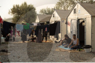 NEWS: Ikea-Hütten für Flüchtlinge auf Lesbos