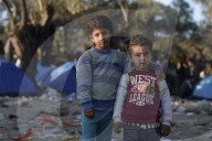 NEWS: Leben im FlÃ¼chtlingscamp Moira auf Lesbos