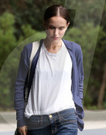 Natalie Portman flawless and make up free