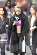 PEOPLE: Waschbrettbauch: Gigi Hadid zeigt ihre "Mukis" in New York