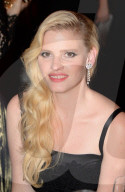 PEOPLE: Promis bein Harper's Bazaar Award in London
