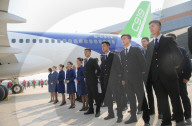 NEWS: C919: Chinas erster Passagier-Jet rollt vom Band