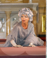 PEOPLE: Happy Birthday: Elke Sommer wird am 5.11. 75 Jahre alt