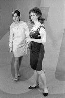 PEOPLE: Schlagerposen in der 1960er Jahren