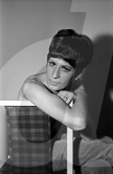 PEOPLE: Schlagerposen in der 1960er Jahren