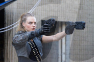 PEOPLE: Achtung - Cara Delevingne das Rambo-Girl