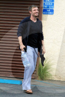 PEOPLE: Nick Carter scheint grossen Durst zu haben