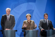 NEWS - Angela Merkel, Horst Seehofer und Sigmar Gabriel geben eine PK nach Flüchtlingsgipfel